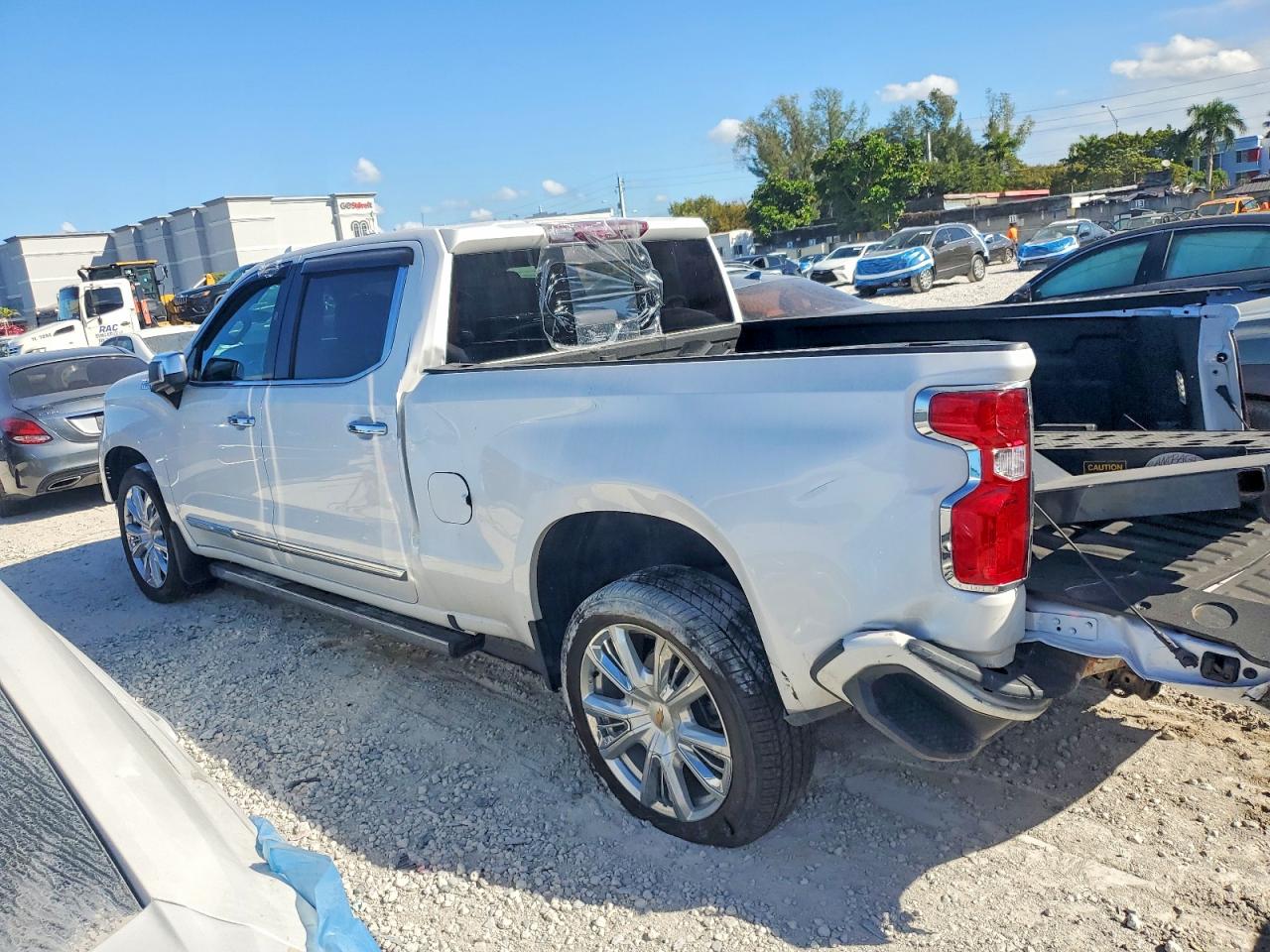 2023 CHEVROLET SILVERADO K1500 HIGH COUNTRY photo 2