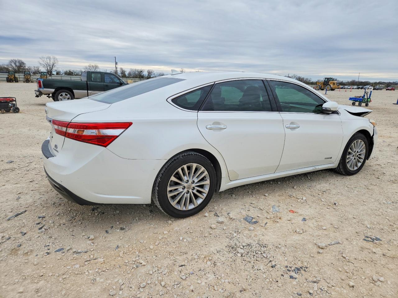 2013 TOYOTA AVALON HYBRID photo 5