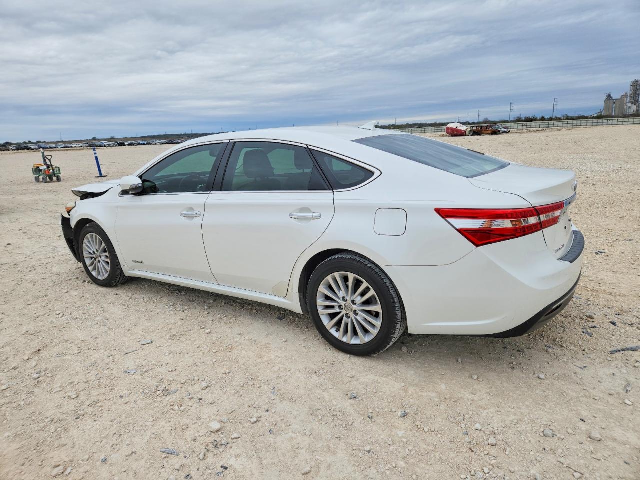 2013 TOYOTA AVALON HYBRID photo 3
