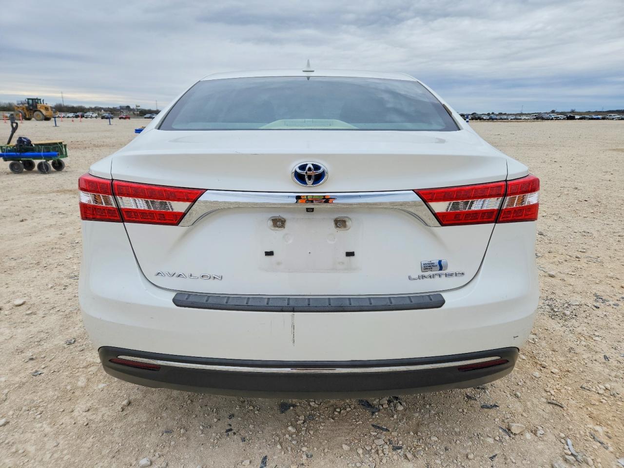 2013 TOYOTA AVALON HYBRID photo 11