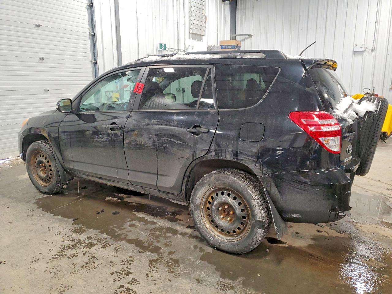 2011 TOYOTA RAV4 photo 2