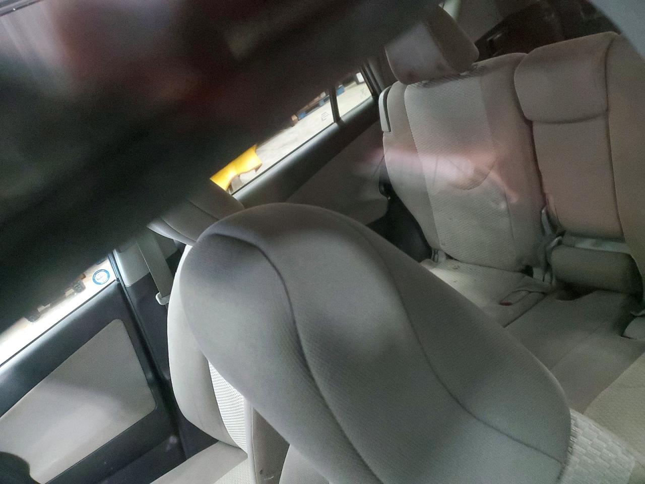 2011 TOYOTA RAV4 photo 10