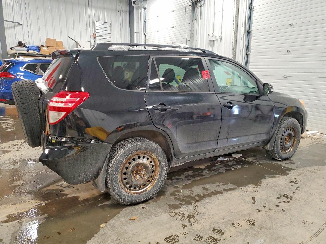 2011 TOYOTA RAV4 photo 3