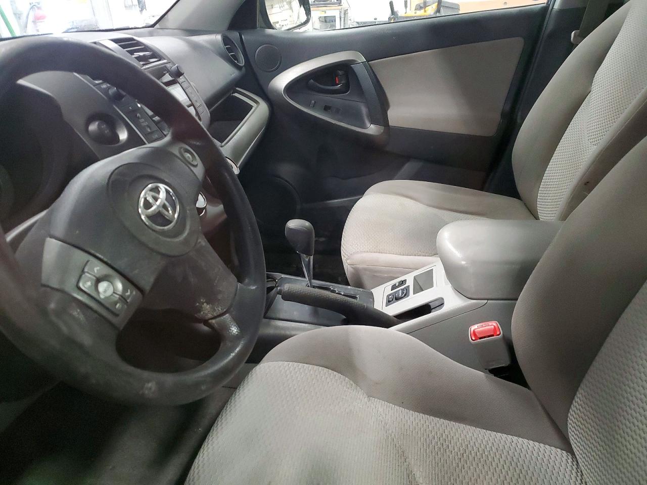 2011 TOYOTA RAV4 photo 7