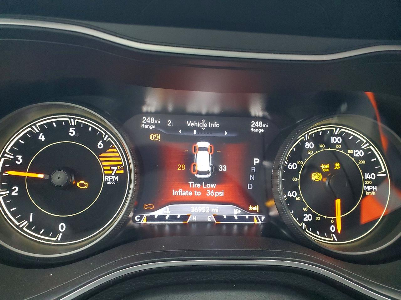 2023 JEEP CHEROKEE ALTITUDE LUX photo 9