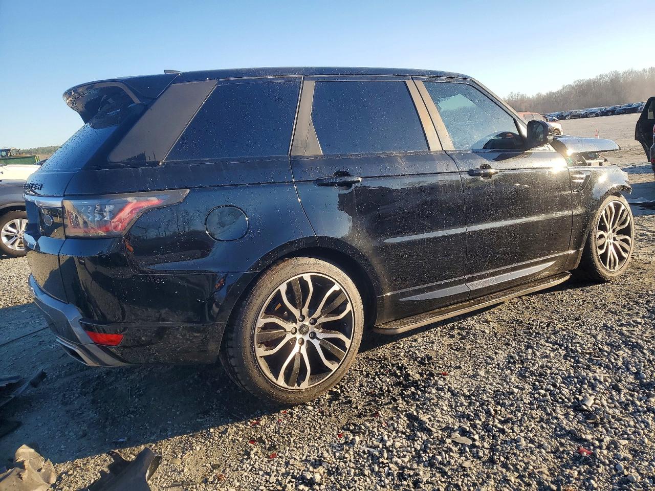 2018 LAND ROVER RANGE ROVER SPORT HSE photo 3
