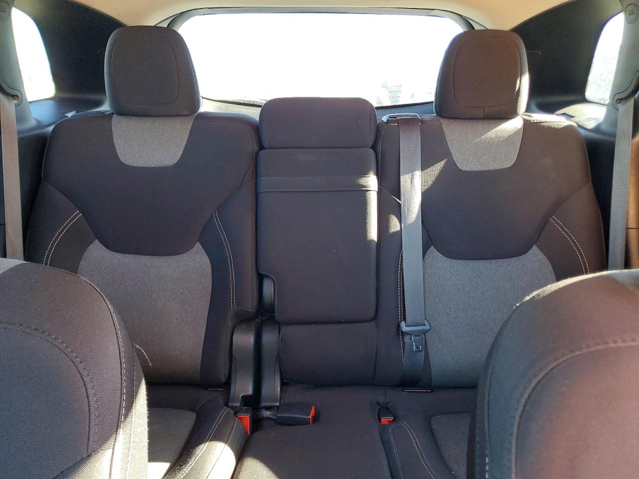 2015 JEEP CHEROKEE SPORT photo 10