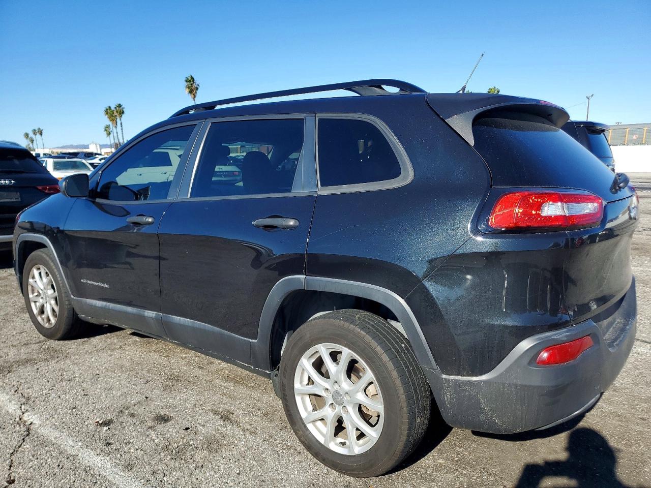 2015 JEEP CHEROKEE SPORT photo 2