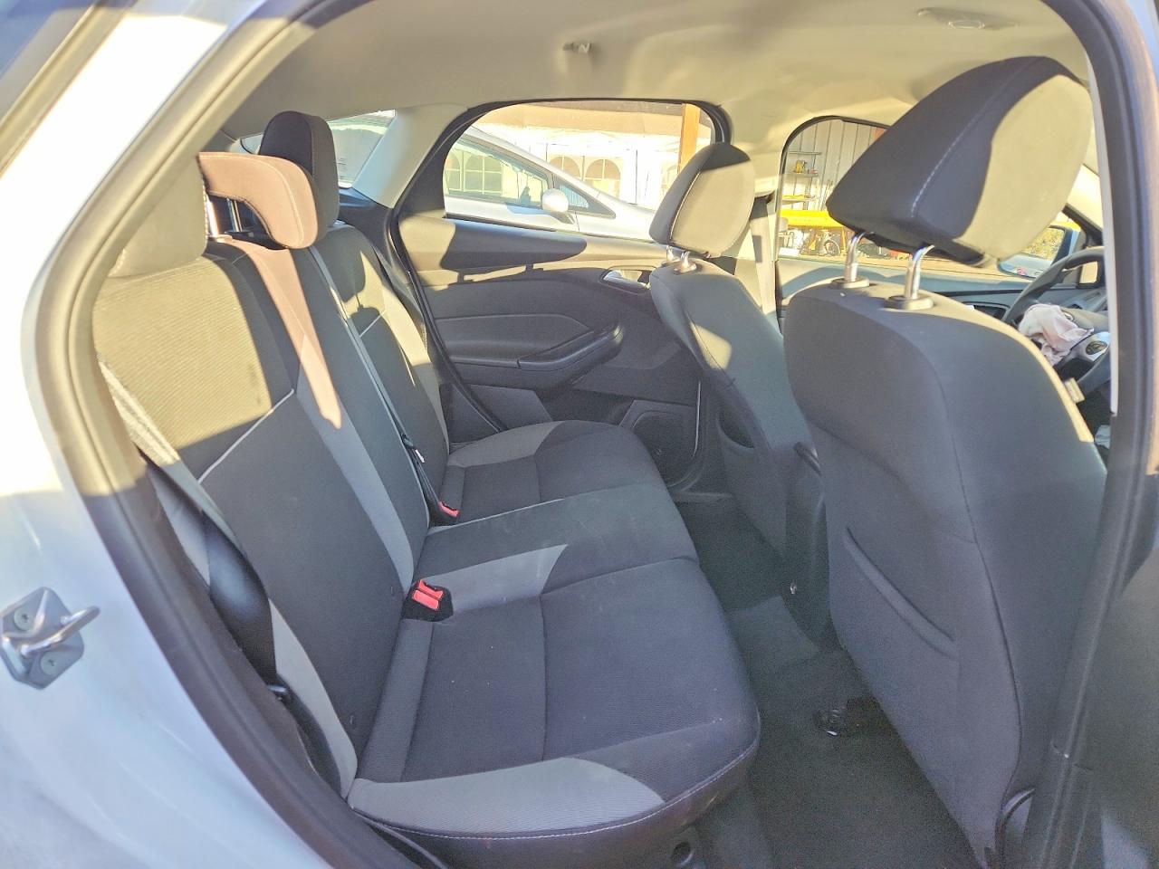 2014 FORD FOCUS SE photo 10