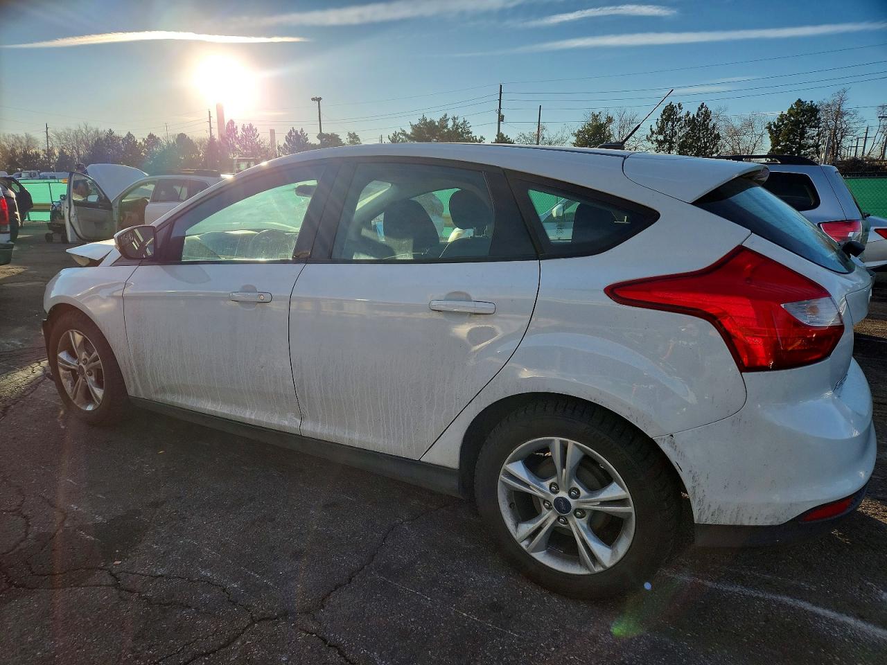 2014 FORD FOCUS SE photo 2