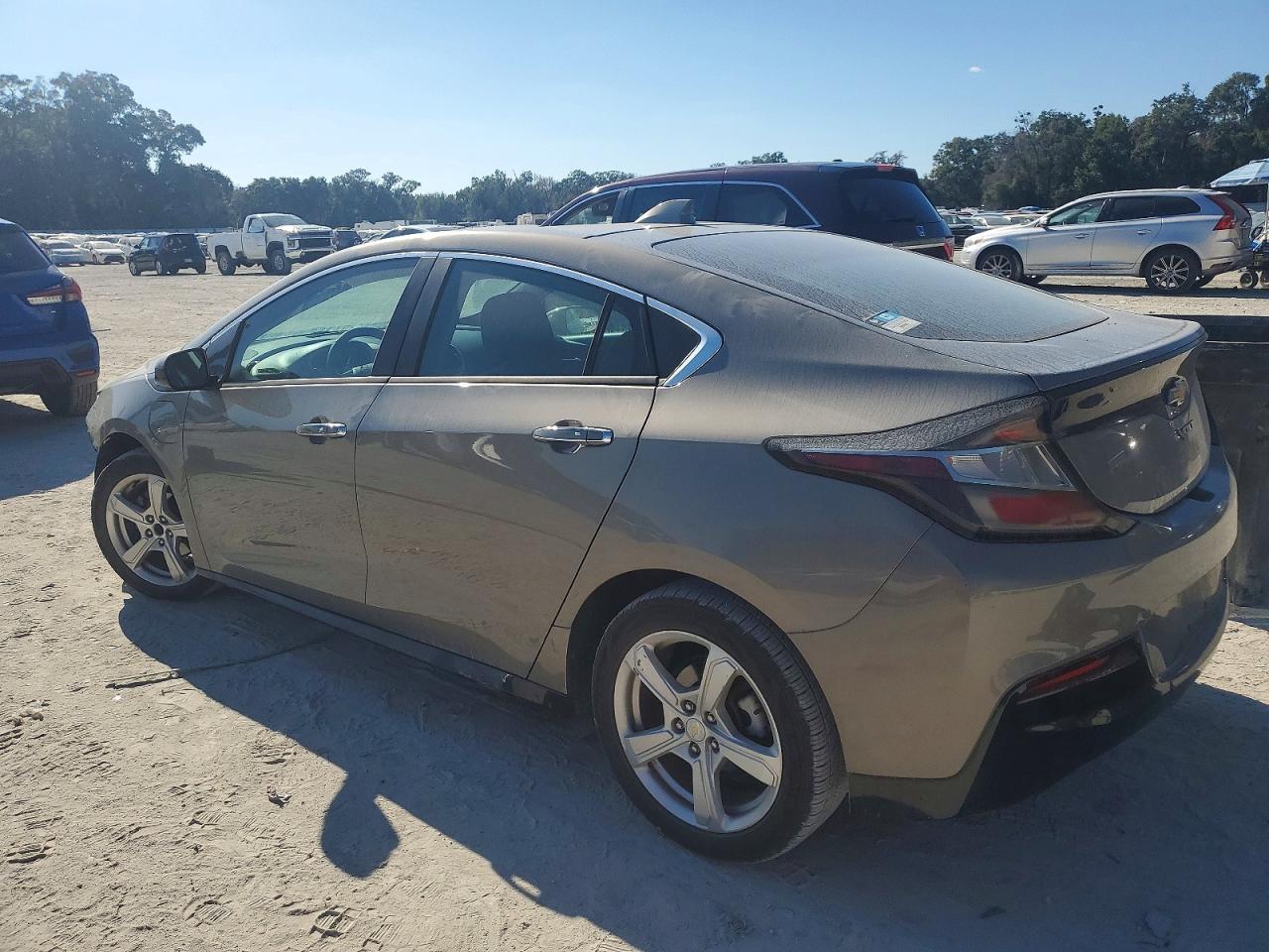 2017 CHEVROLET VOLT LT photo 2