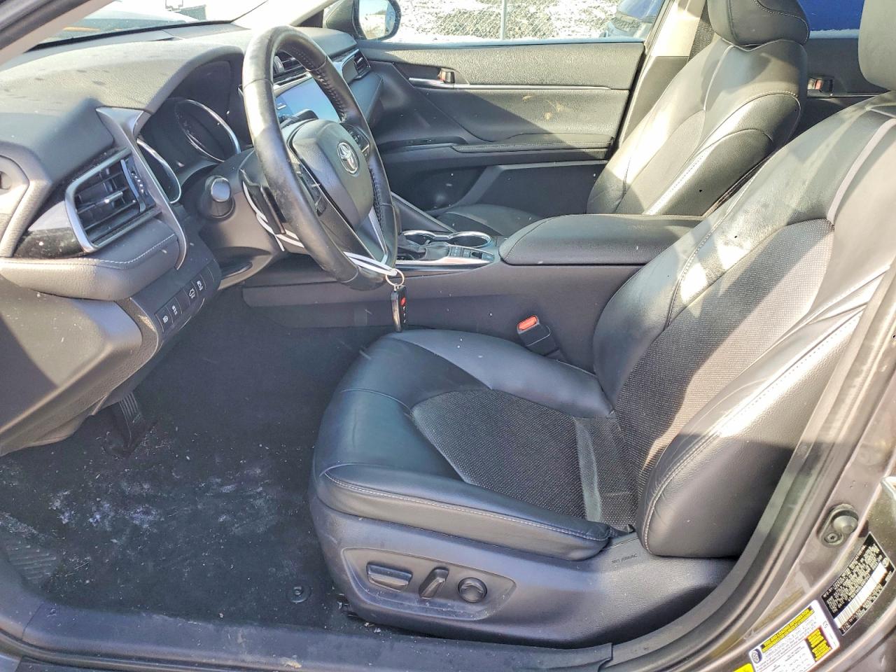 2020 TOYOTA CAMRY XSE photo 7