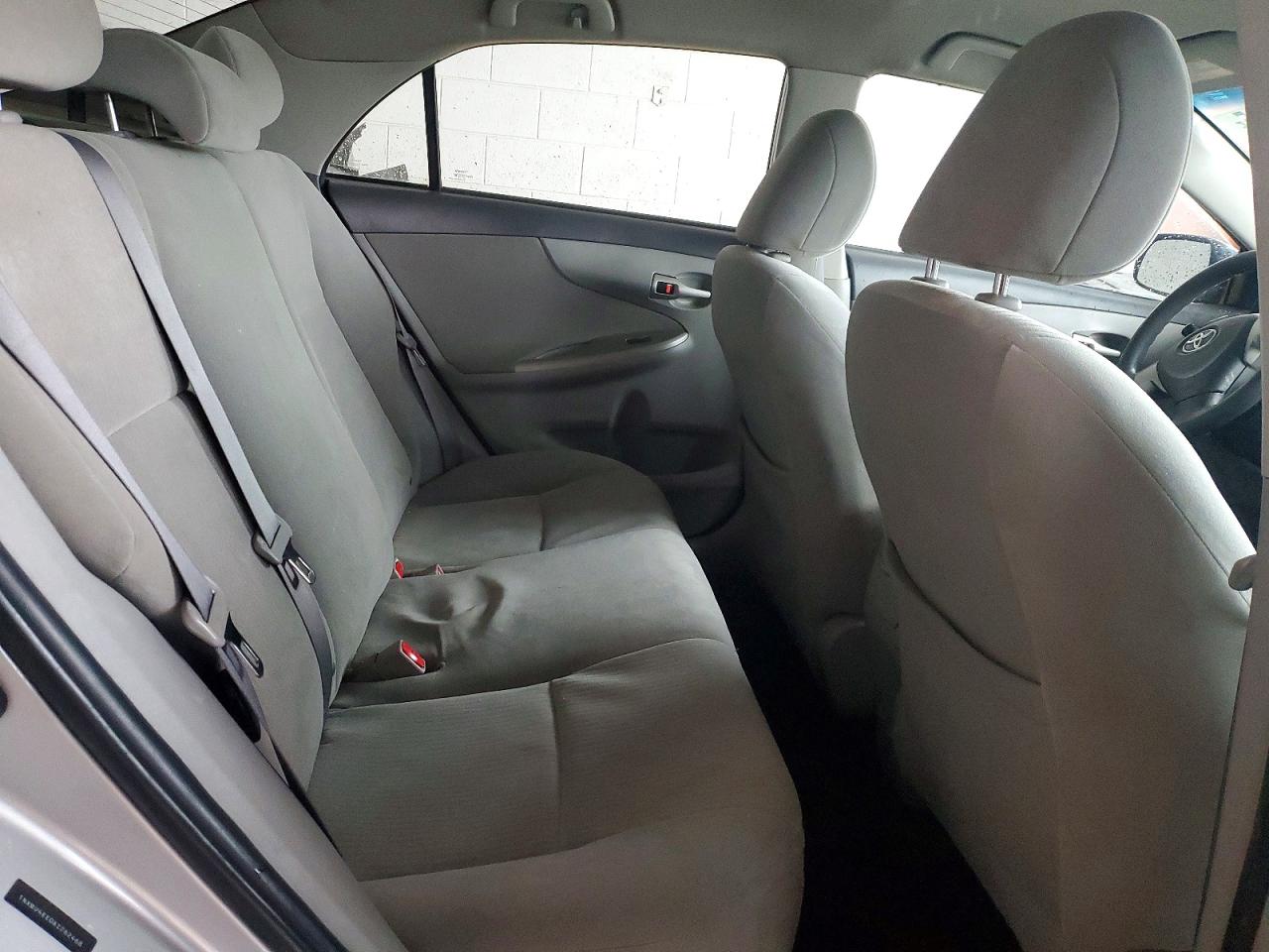 2010 TOYOTA COROLLA BASE photo 10