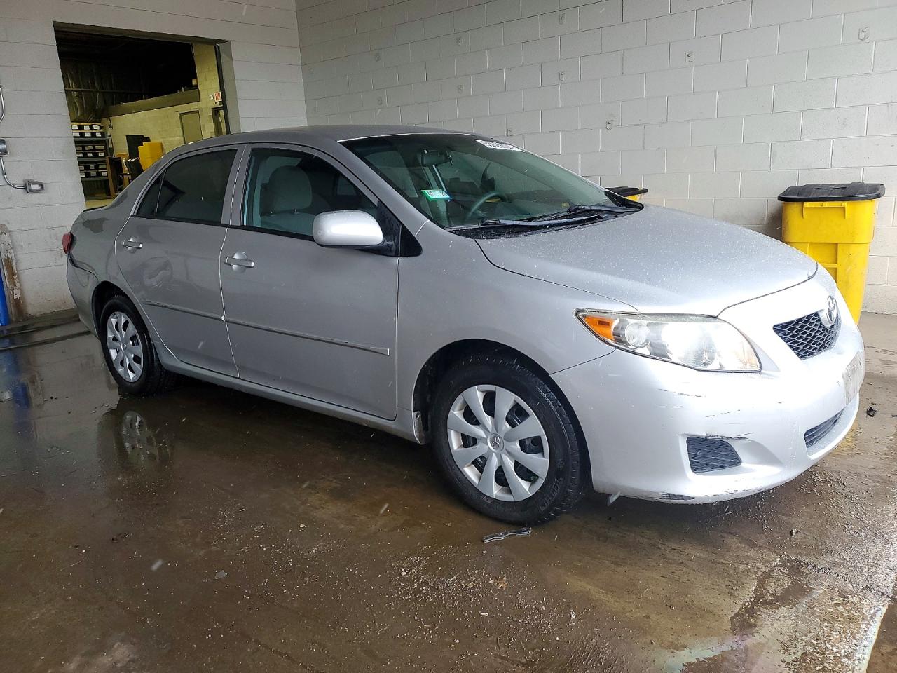 2010 TOYOTA COROLLA BASE photo 4