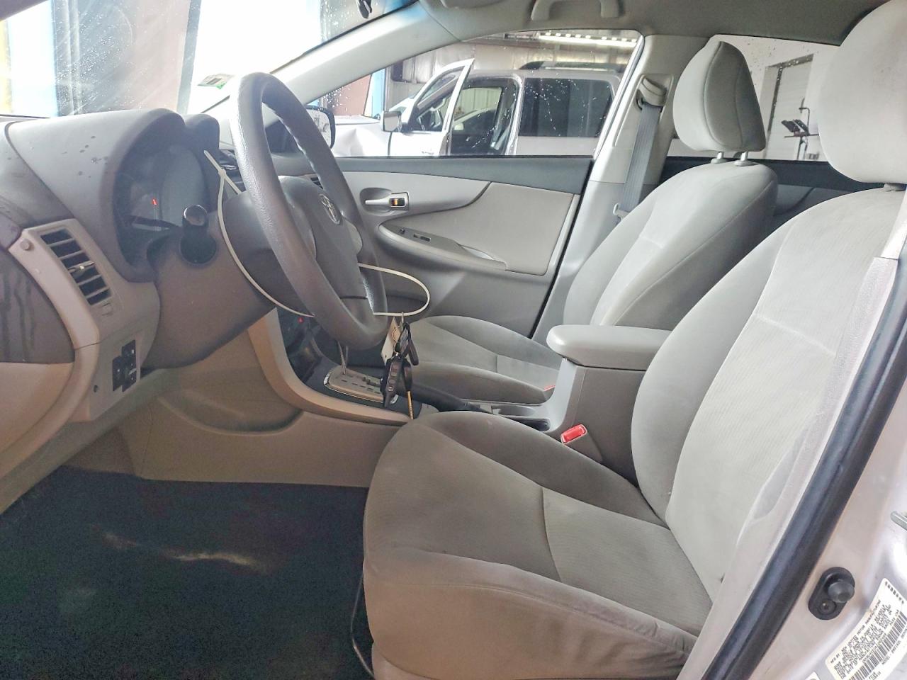 2010 TOYOTA COROLLA BASE photo 7
