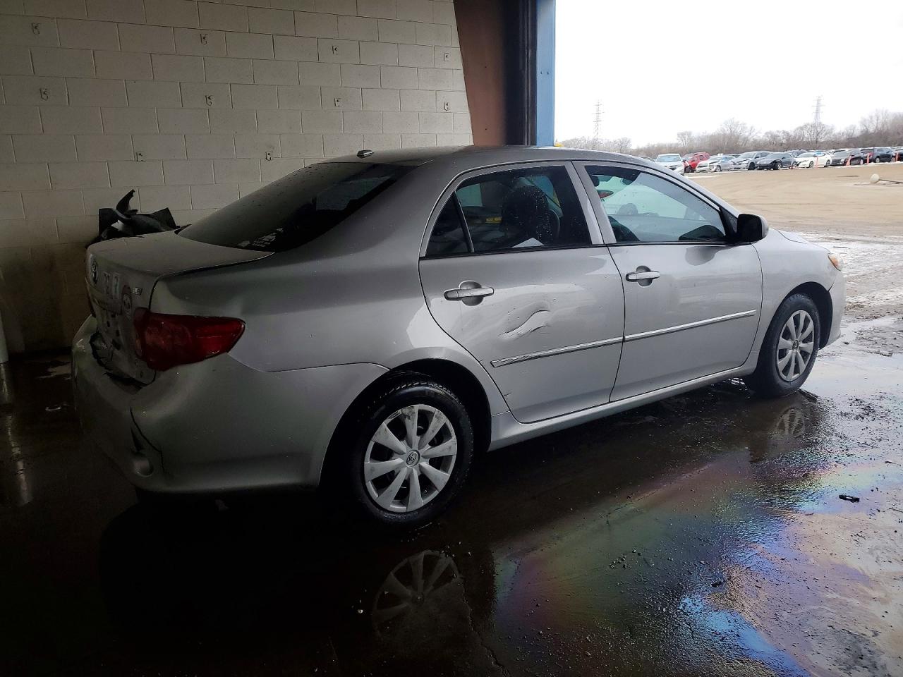 2010 TOYOTA COROLLA BASE photo 3