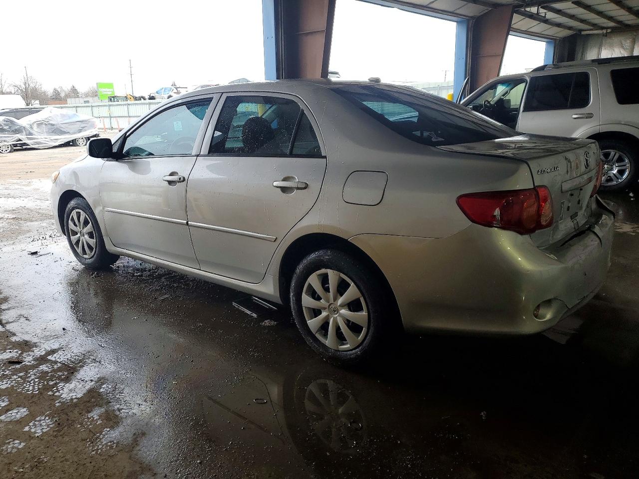 2010 TOYOTA COROLLA BASE photo 2