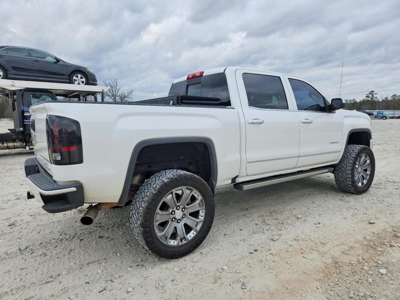 2017 GMC SIERRA K1500 DENALI photo 3