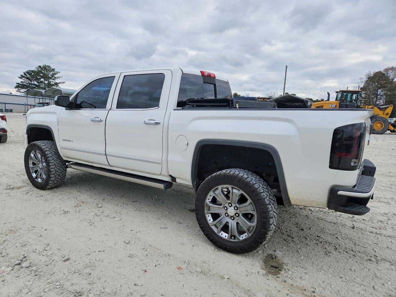 2017 GMC SIERRA K1500 DENALI photo 2