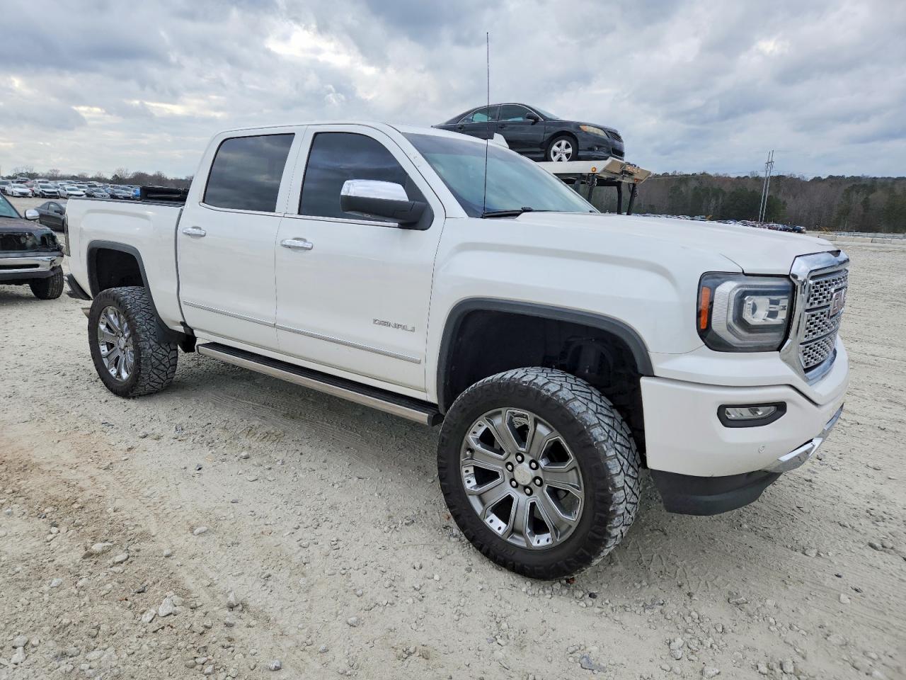 2017 GMC SIERRA K1500 DENALI photo 4