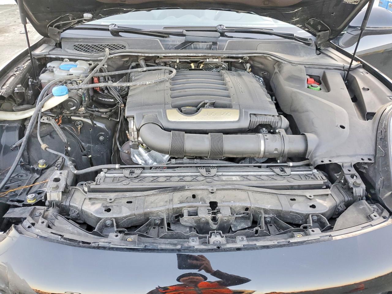 2017 PORSCHE CAYENNE photo 12