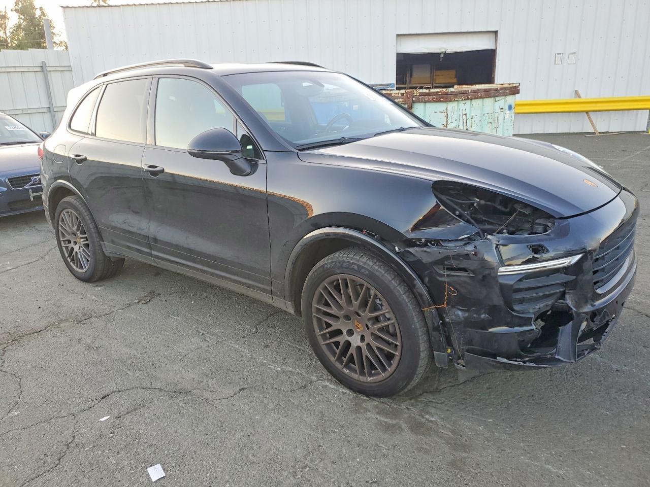 2017 PORSCHE CAYENNE photo 4