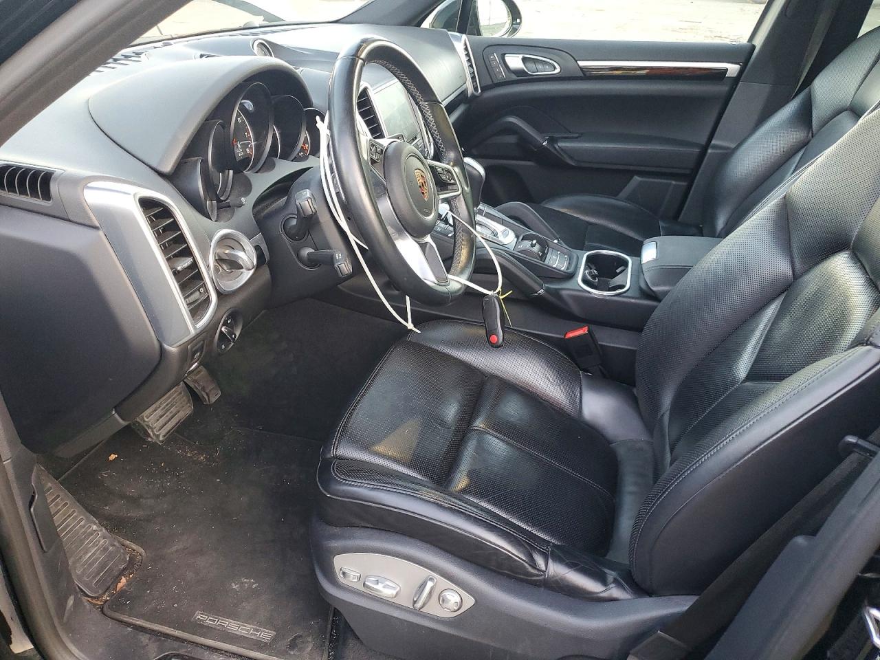 2017 PORSCHE CAYENNE photo 7