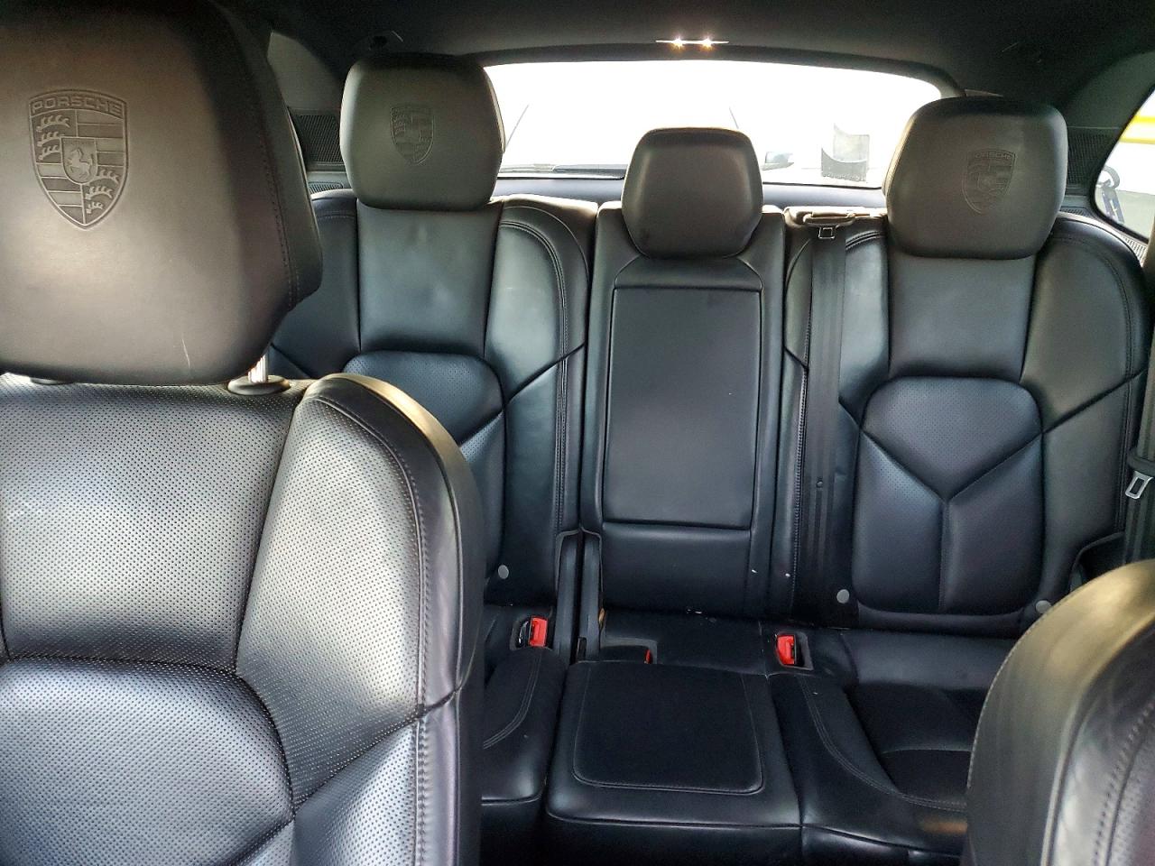 2017 PORSCHE CAYENNE photo 10