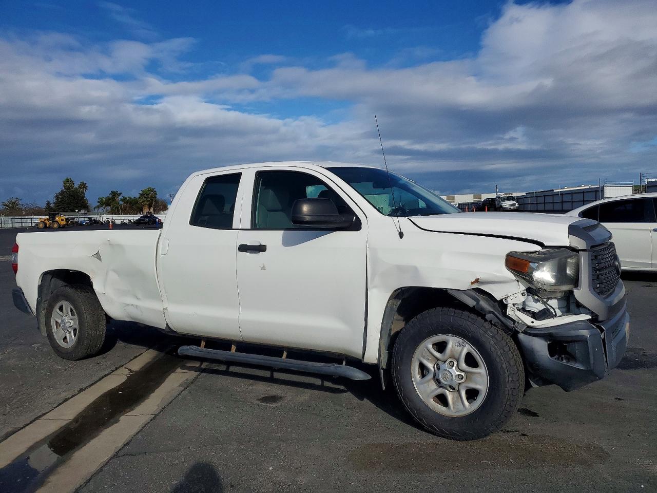 2018 TOYOTA TUNDRA DOUBLE CAB SR photo 4