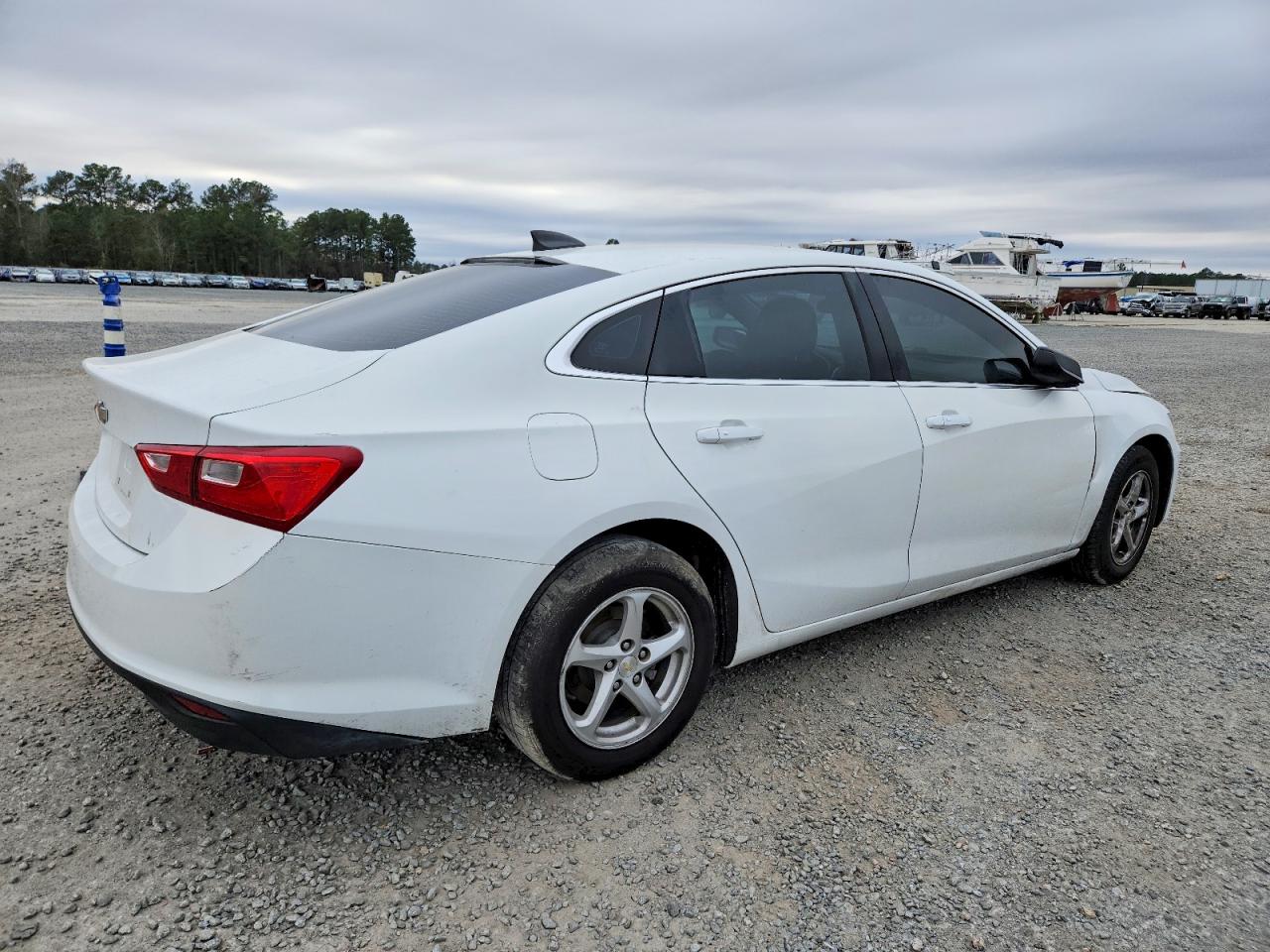 2017 CHEVROLET MALIBU LS photo 3
