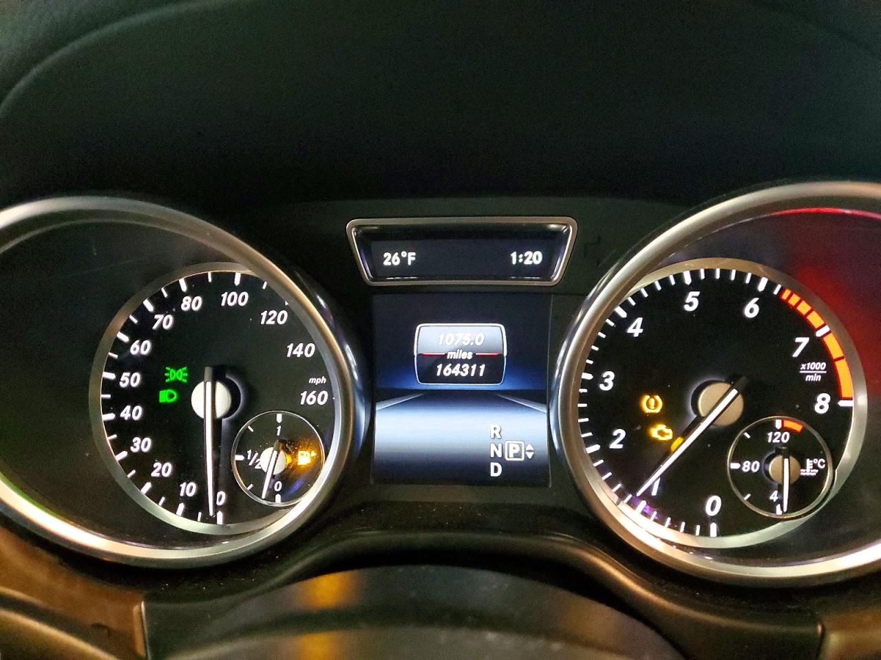 2015 MERCEDES-BENZ GL 550 4MATIC photo 9