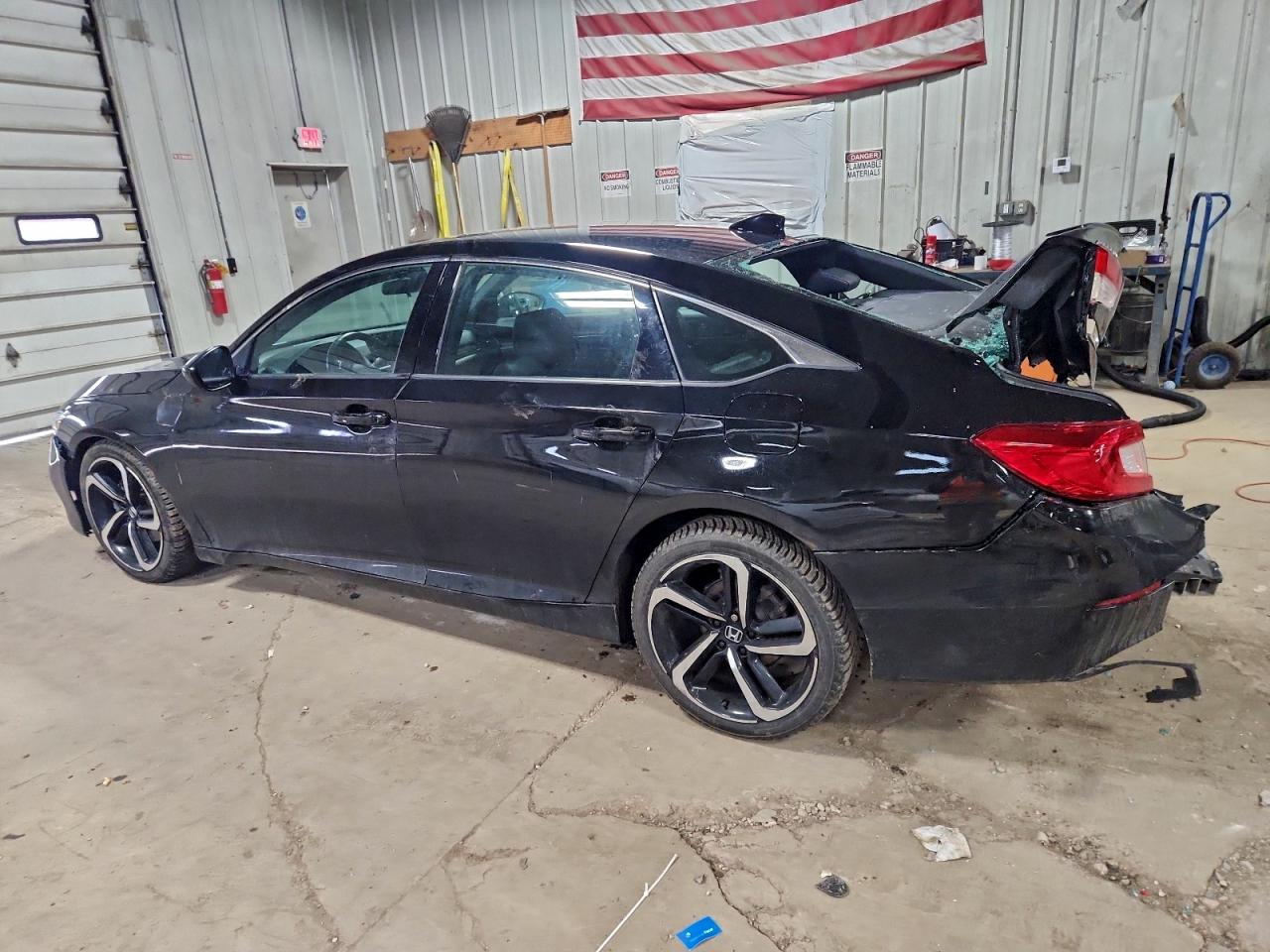 2018 HONDA ACCORD SPORT photo 2