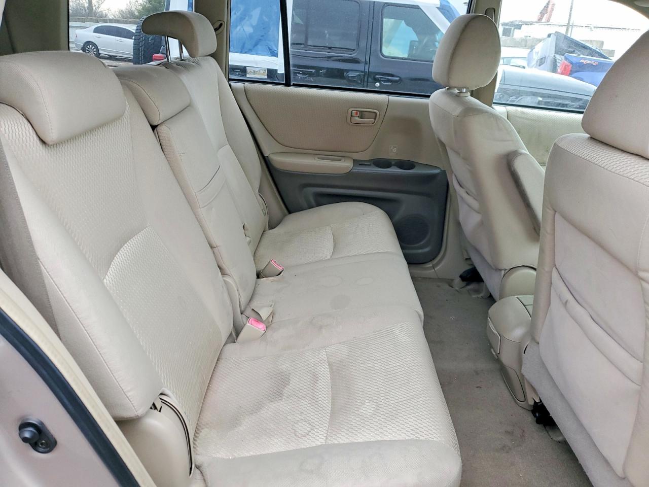 2004 TOYOTA HIGHLANDER photo 11