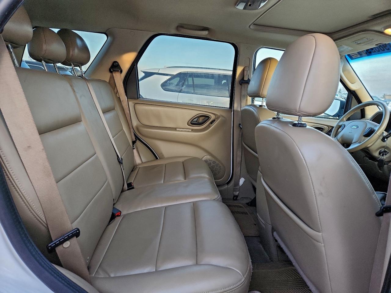 2005 FORD ESCAPE XLT photo 11