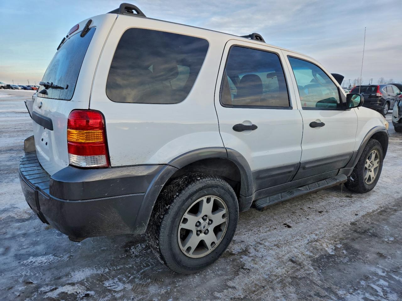 2005 FORD ESCAPE XLT photo 3