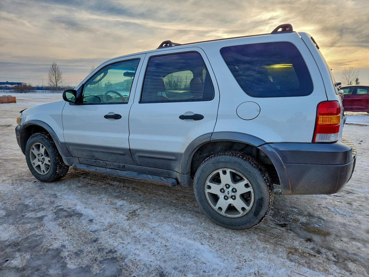 2005 FORD ESCAPE XLT photo 2