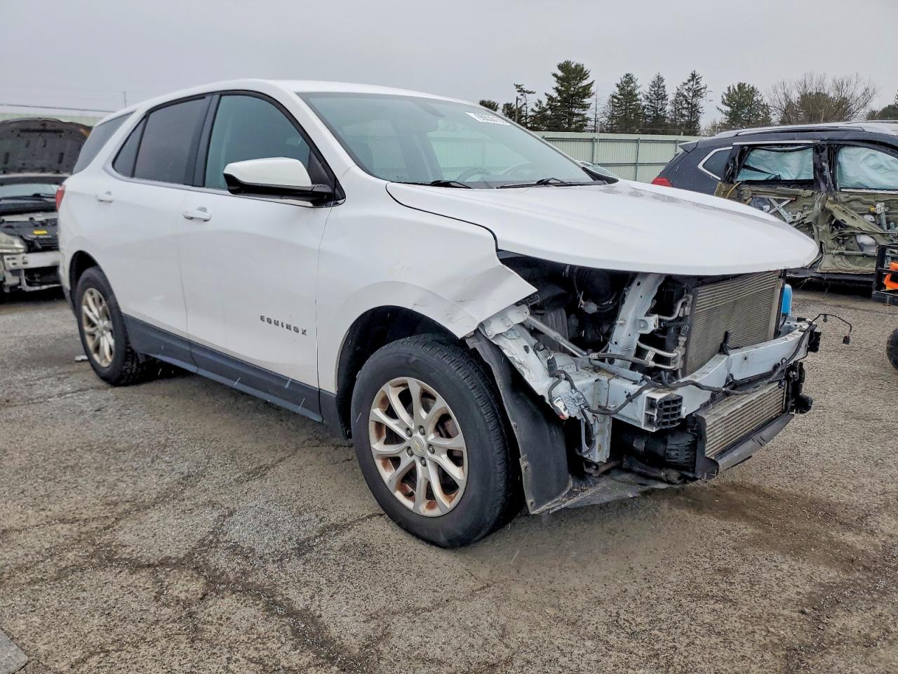 2019 CHEVROLET EQUINOX LT photo 4