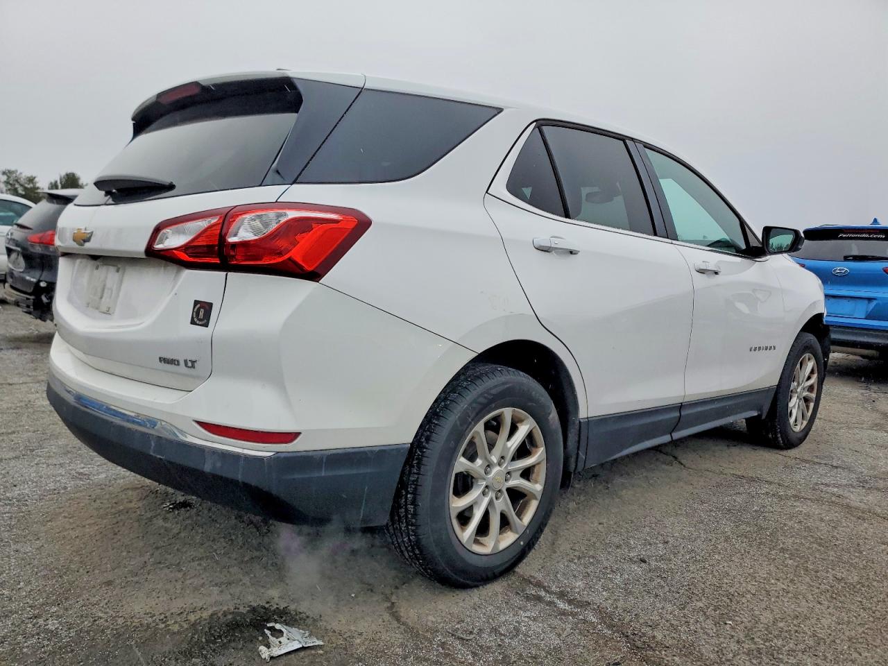 2019 CHEVROLET EQUINOX LT photo 3