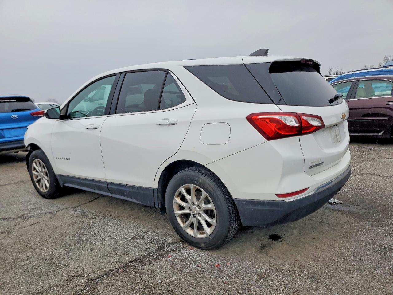 2019 CHEVROLET EQUINOX LT photo 2