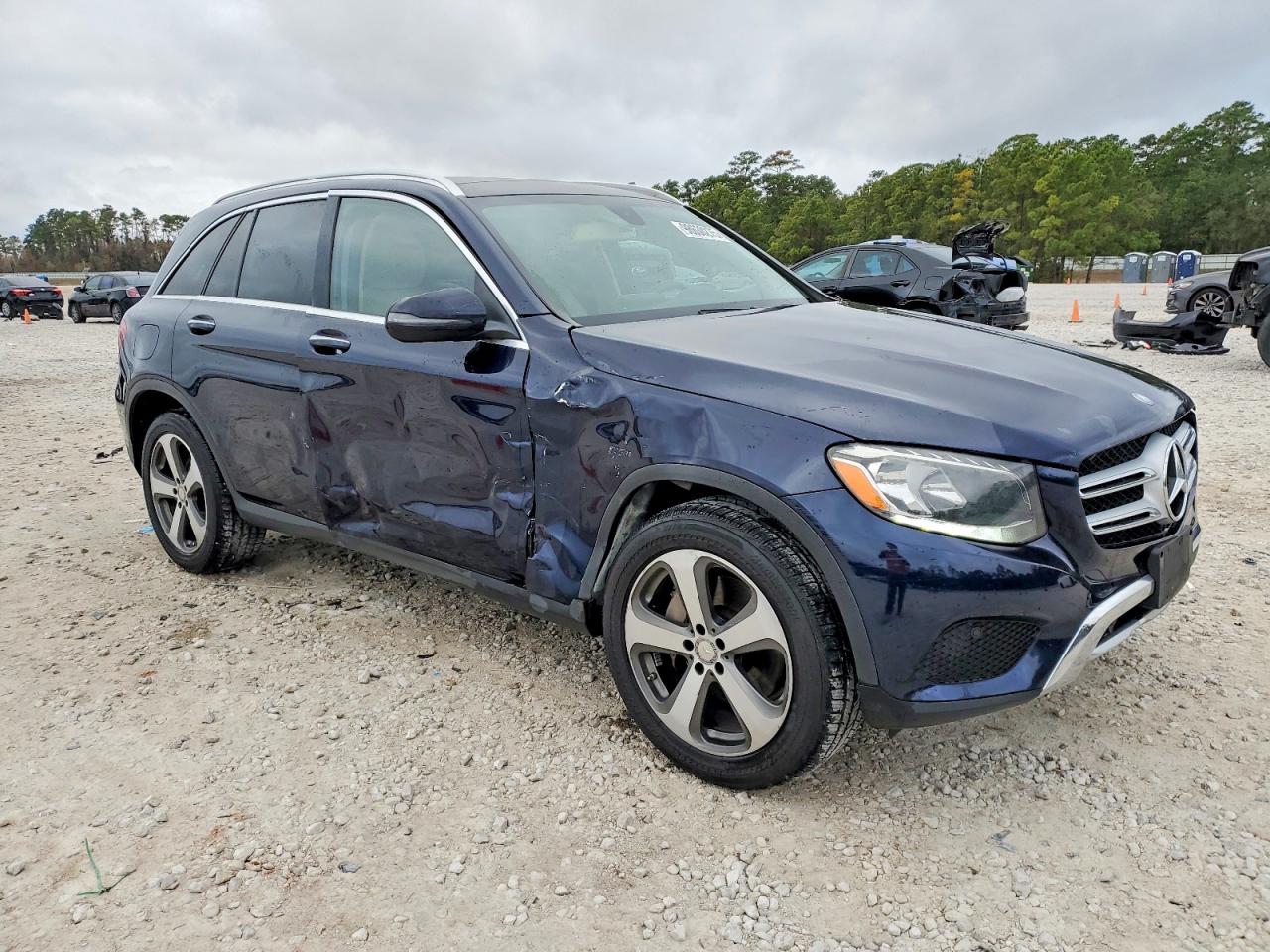 2016 MERCEDES-BENZ GLC 300 photo 4