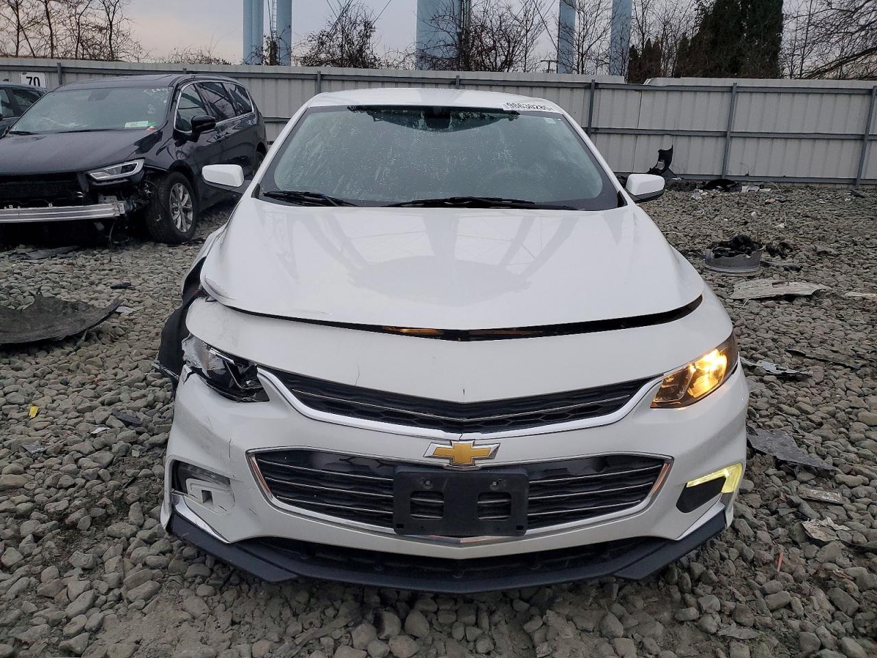 2017 CHEVROLET MALIBU LT photo 5