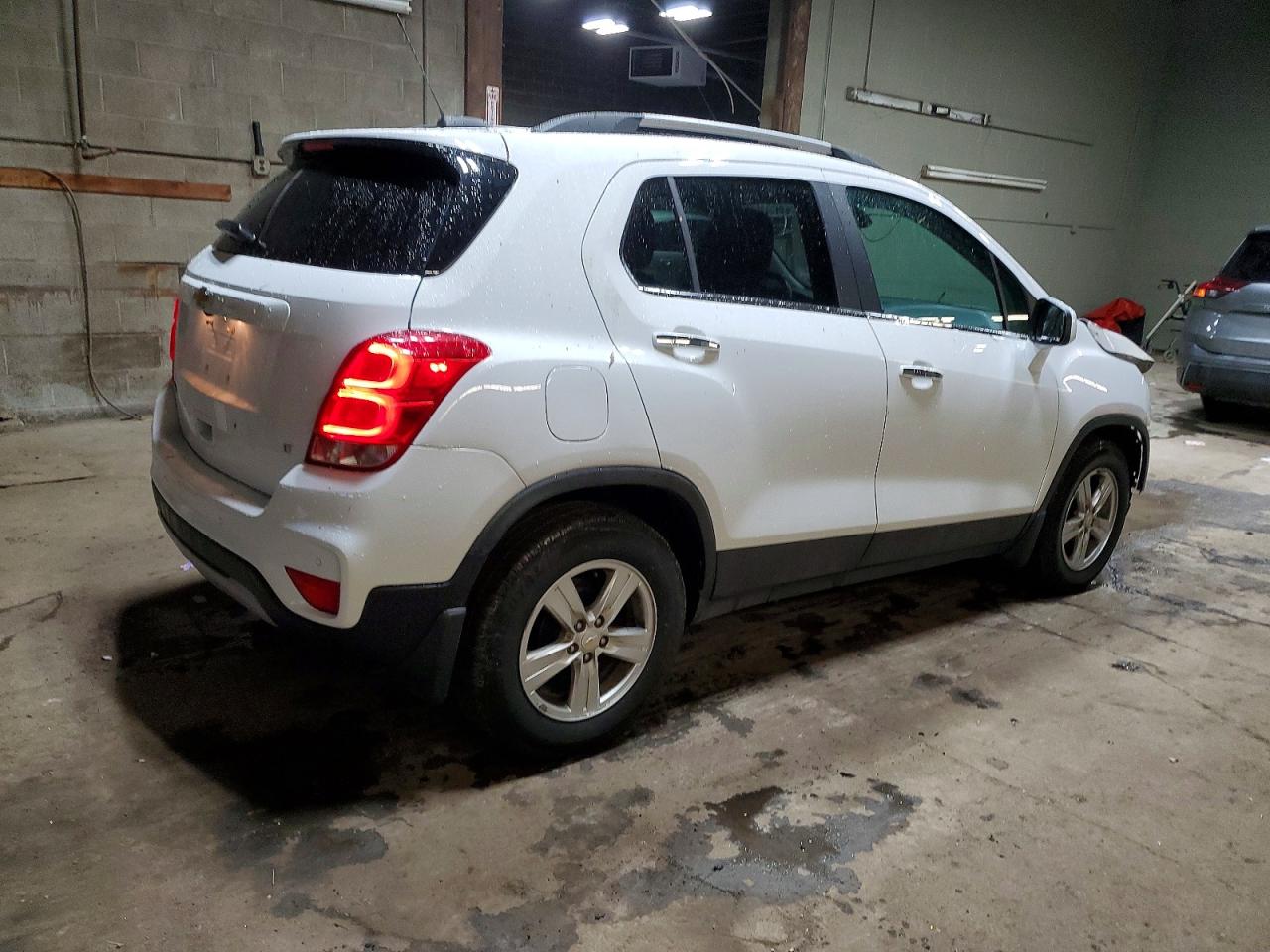 2020 CHEVROLET TRAX 1LT photo 3