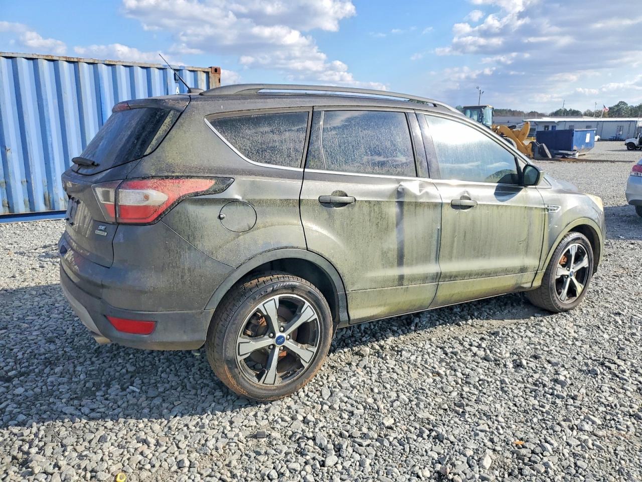 2017 FORD ESCAPE SE photo 3