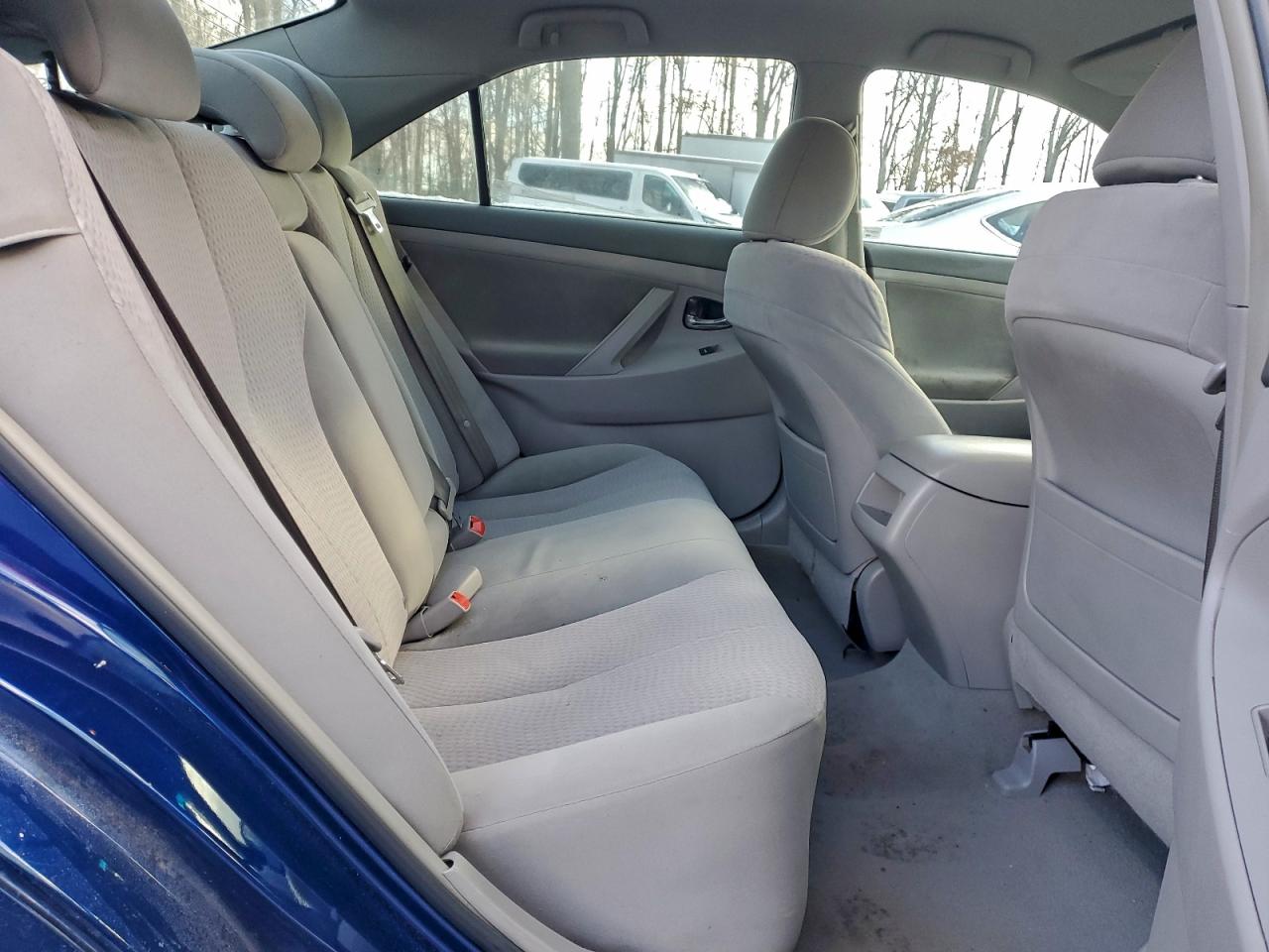 2011 TOYOTA CAMRY BASE photo 10