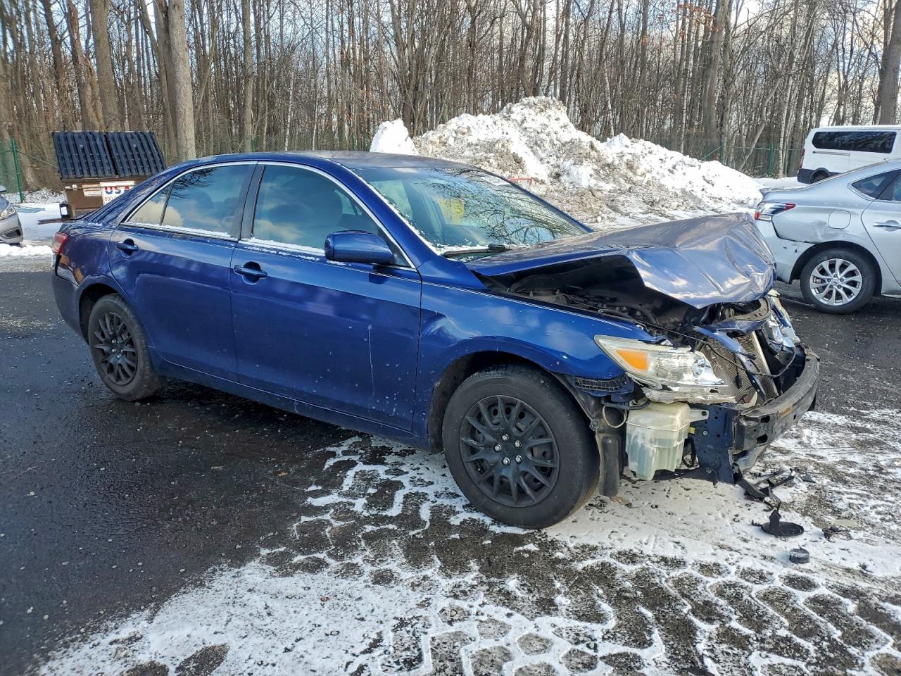 2011 TOYOTA CAMRY BASE photo 4