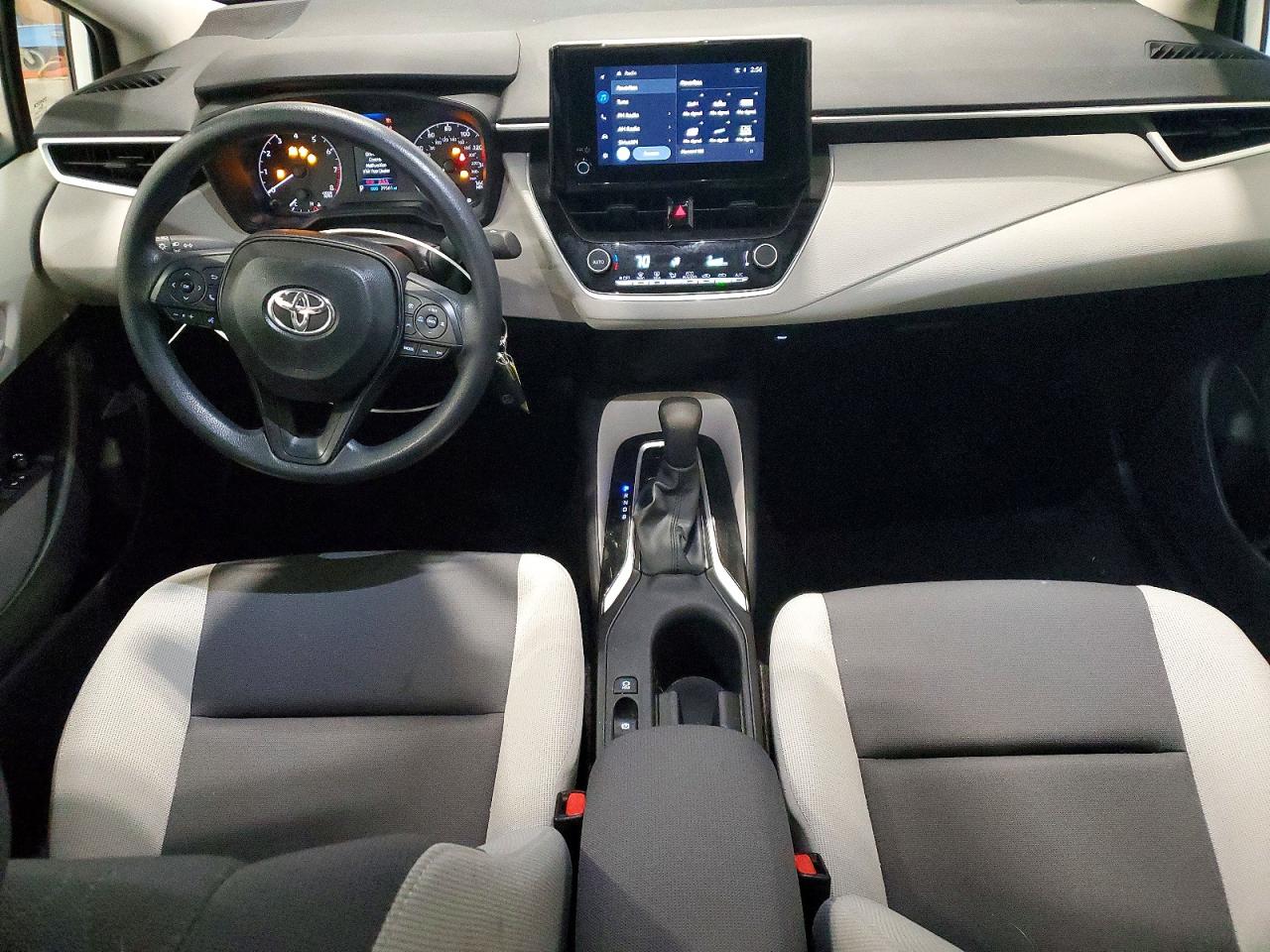 2025 TOYOTA COROLLA LE photo 8