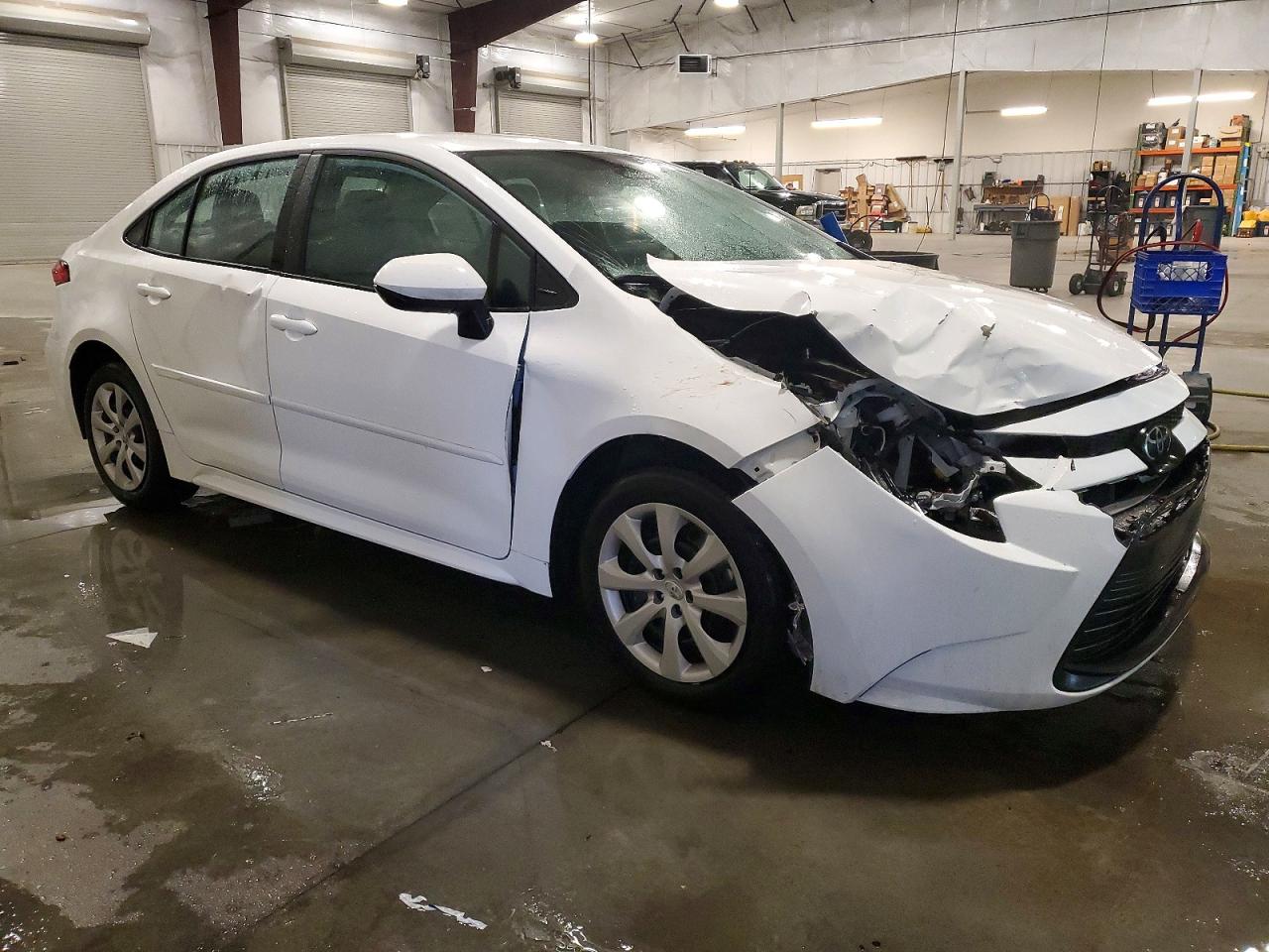 2025 TOYOTA COROLLA LE photo 4