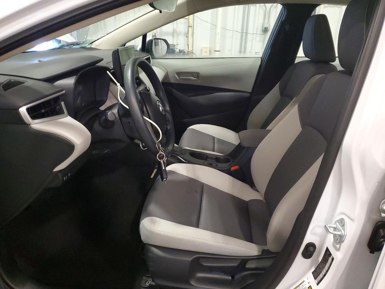 2025 TOYOTA COROLLA LE photo 7