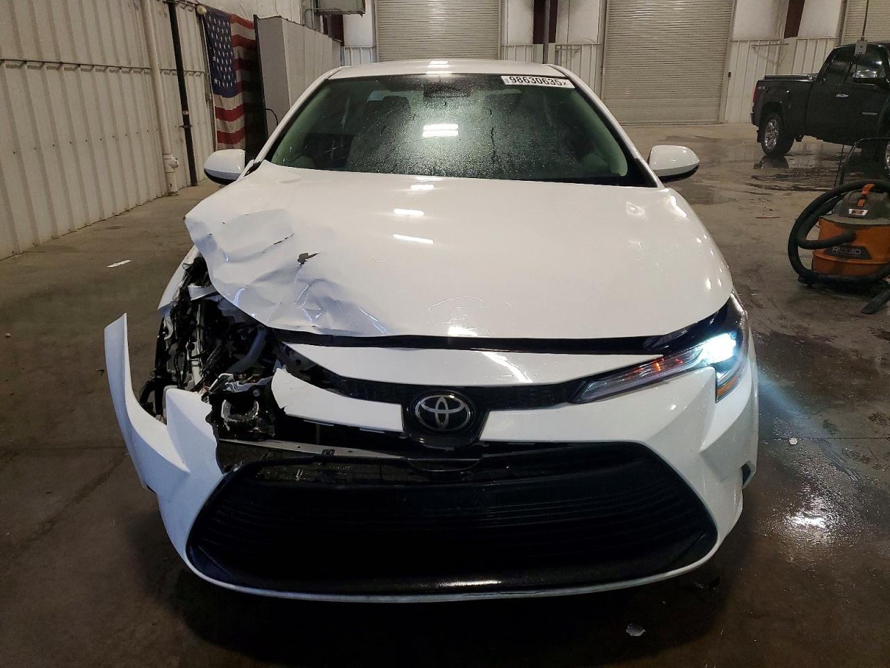 2025 TOYOTA COROLLA LE photo 5