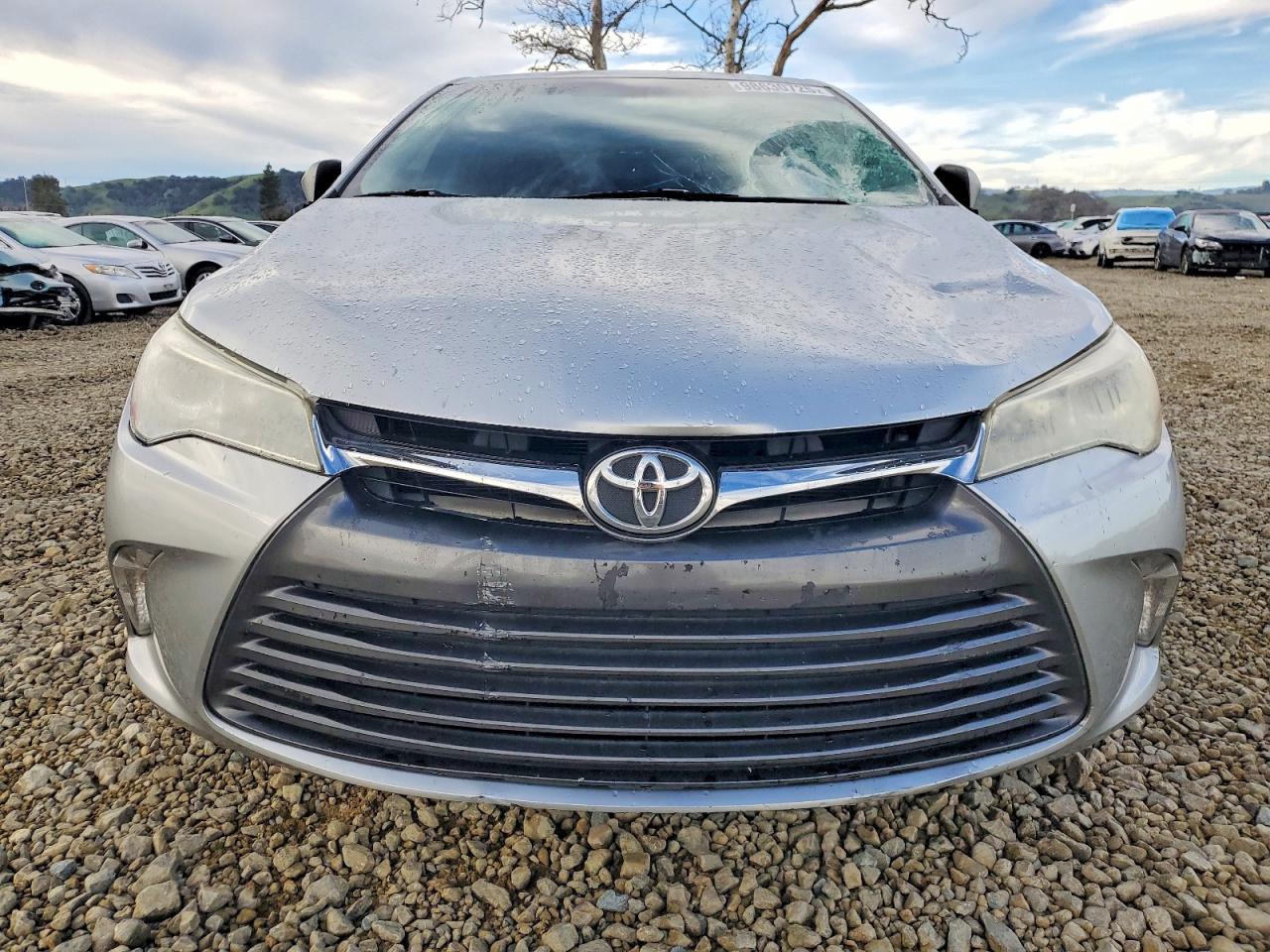 2017 TOYOTA CAMRY LE photo 5